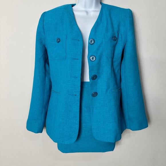 Vintage Azure Blue 2pc Blazer & Skirt Suit Size 6 - Picture 13 of 13